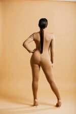 Nude kombinezonas su asimetrine detale - Image 3