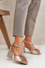 Sandalai su kulnu modelis 212584 Step in style