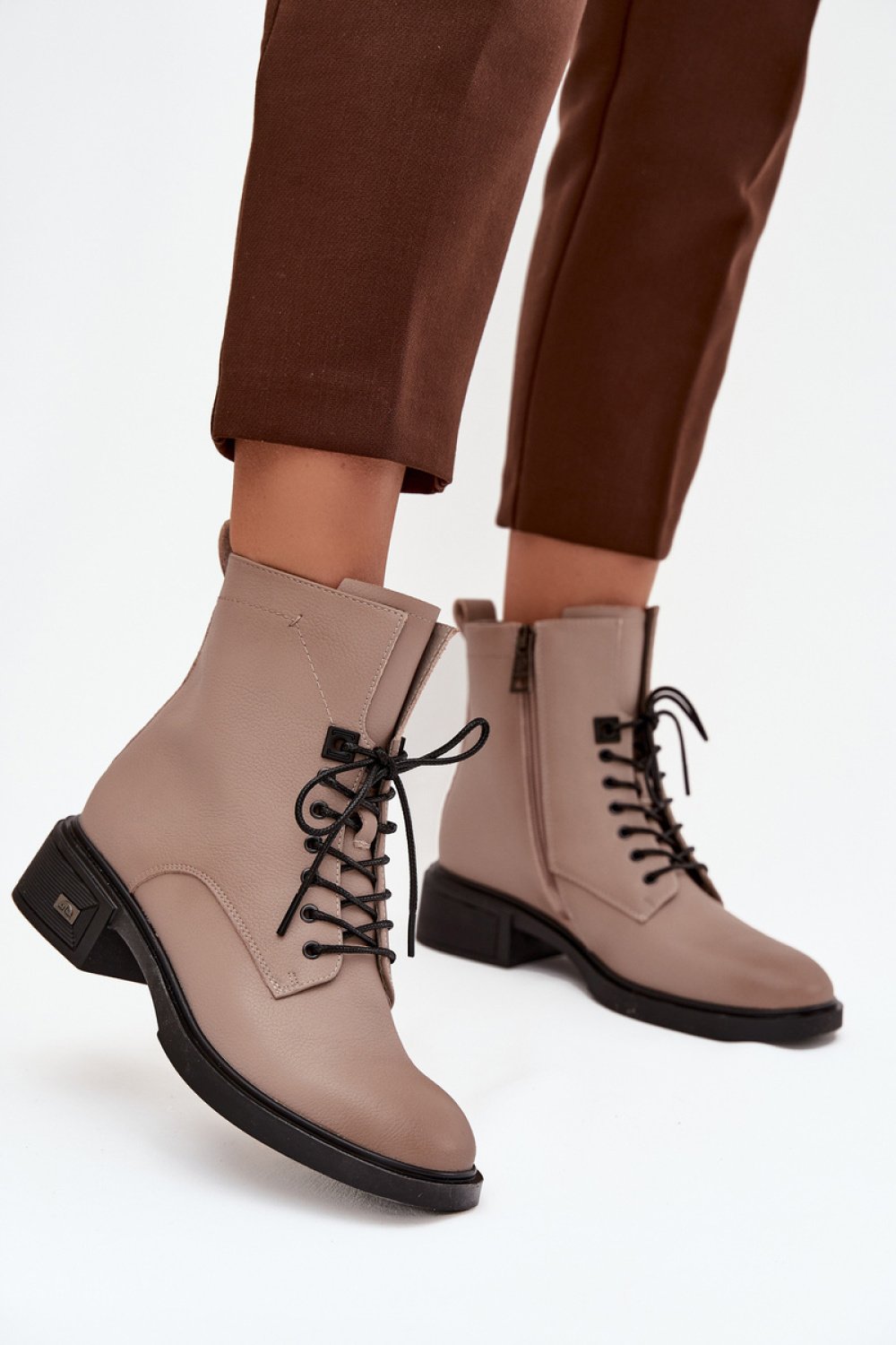 176833128385792 Batai model 222968 Step in style - Image 1