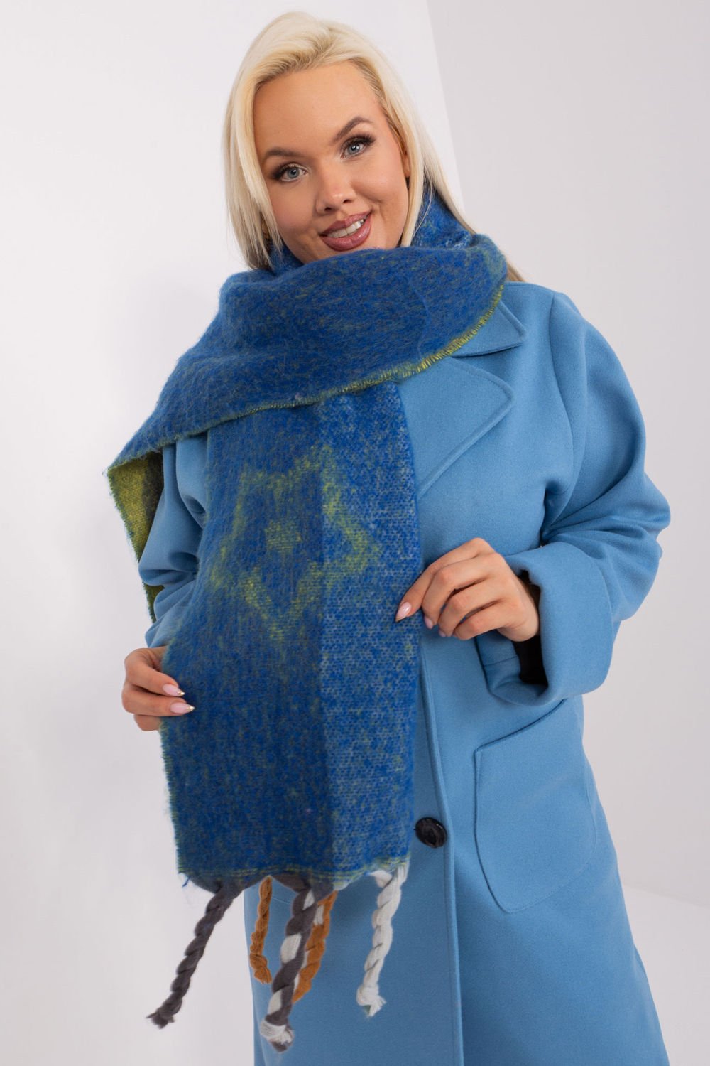 Shawl model 190547 AT Shawl model 190547 AT - Image 1