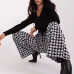 Women trousers model 193133 Lakerta