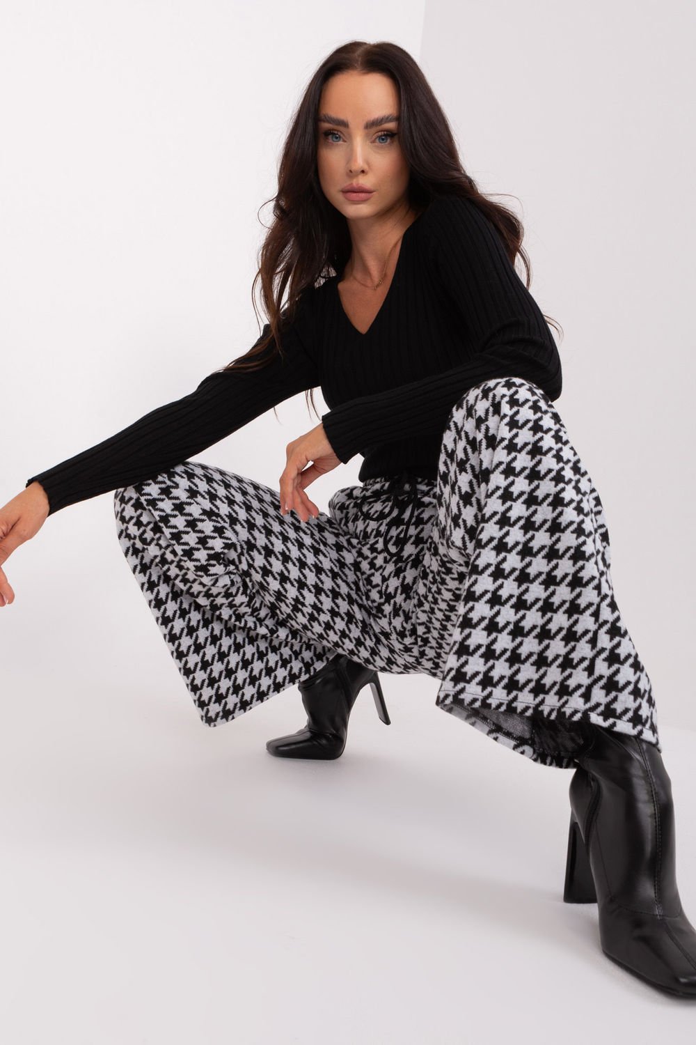 Women trousers model 193133 Lakerta Women trousers model 193133 Lakerta - Image 1