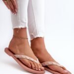 Japanese flip-flops model 197611 Step in style