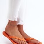 Japanese flip-flops model 197614 Step in style