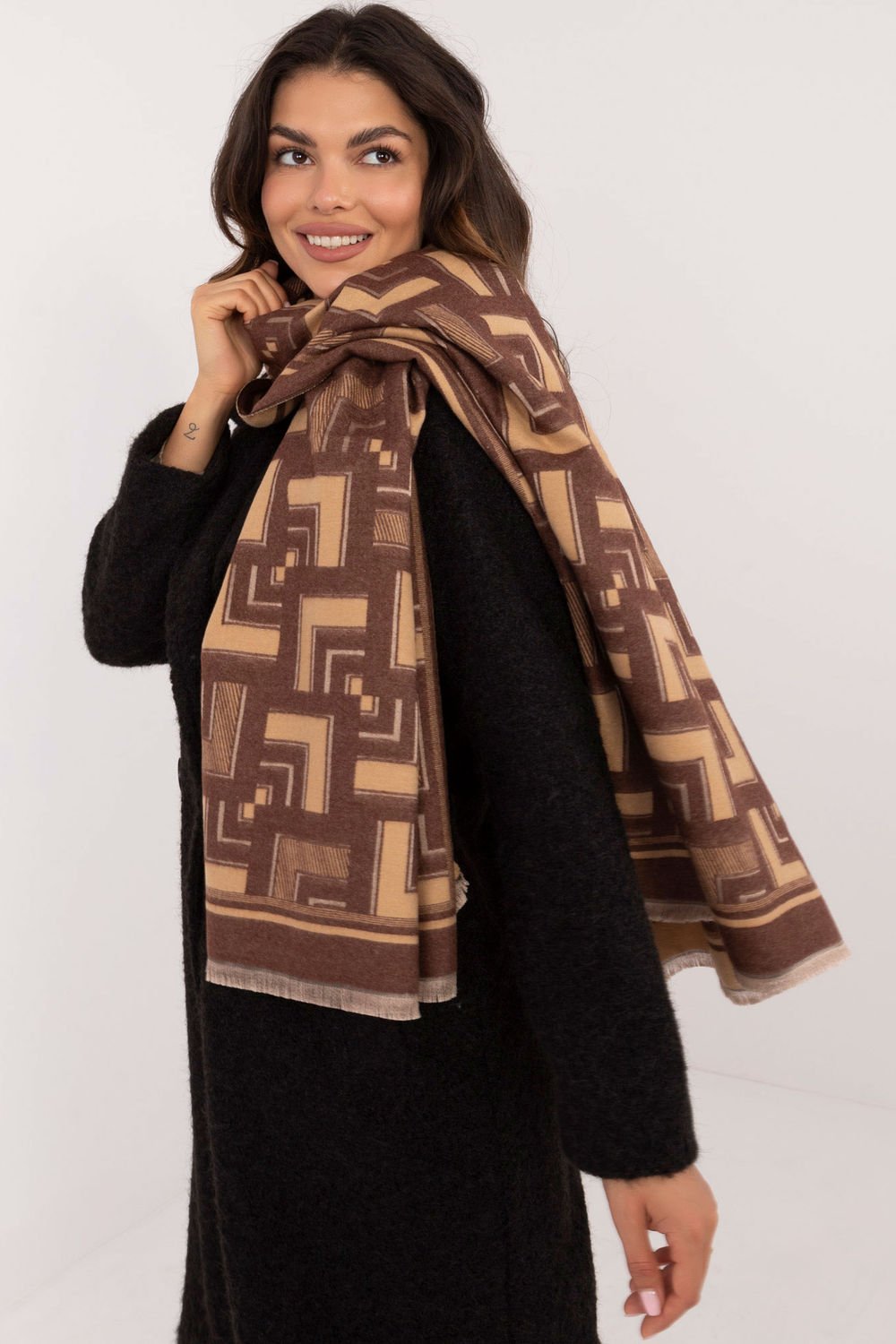 Shawl model 200538 AT Shawl model 200538 AT - Image 1