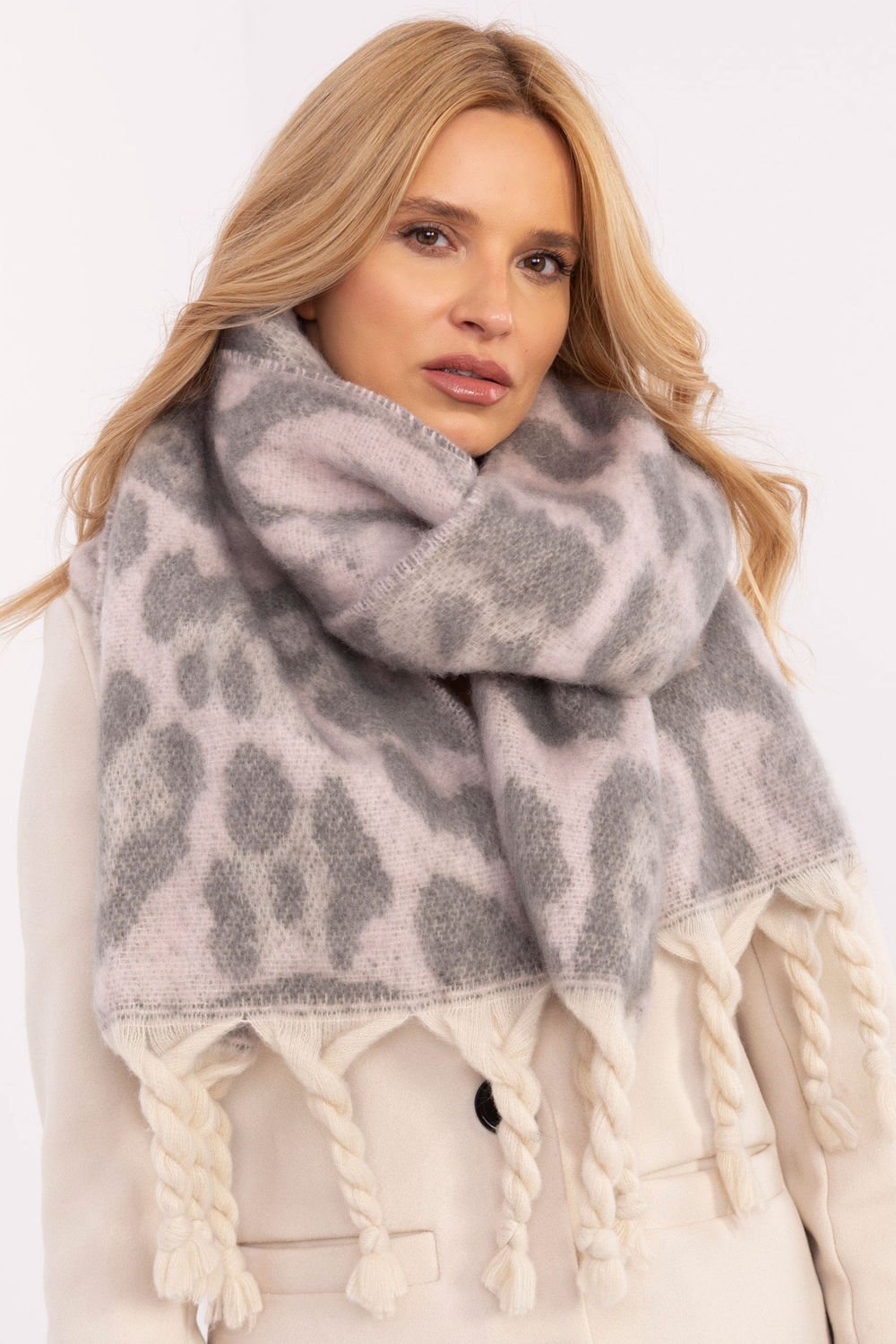 Shawl model 205960 AT Shawl model 205960 AT - Image 1