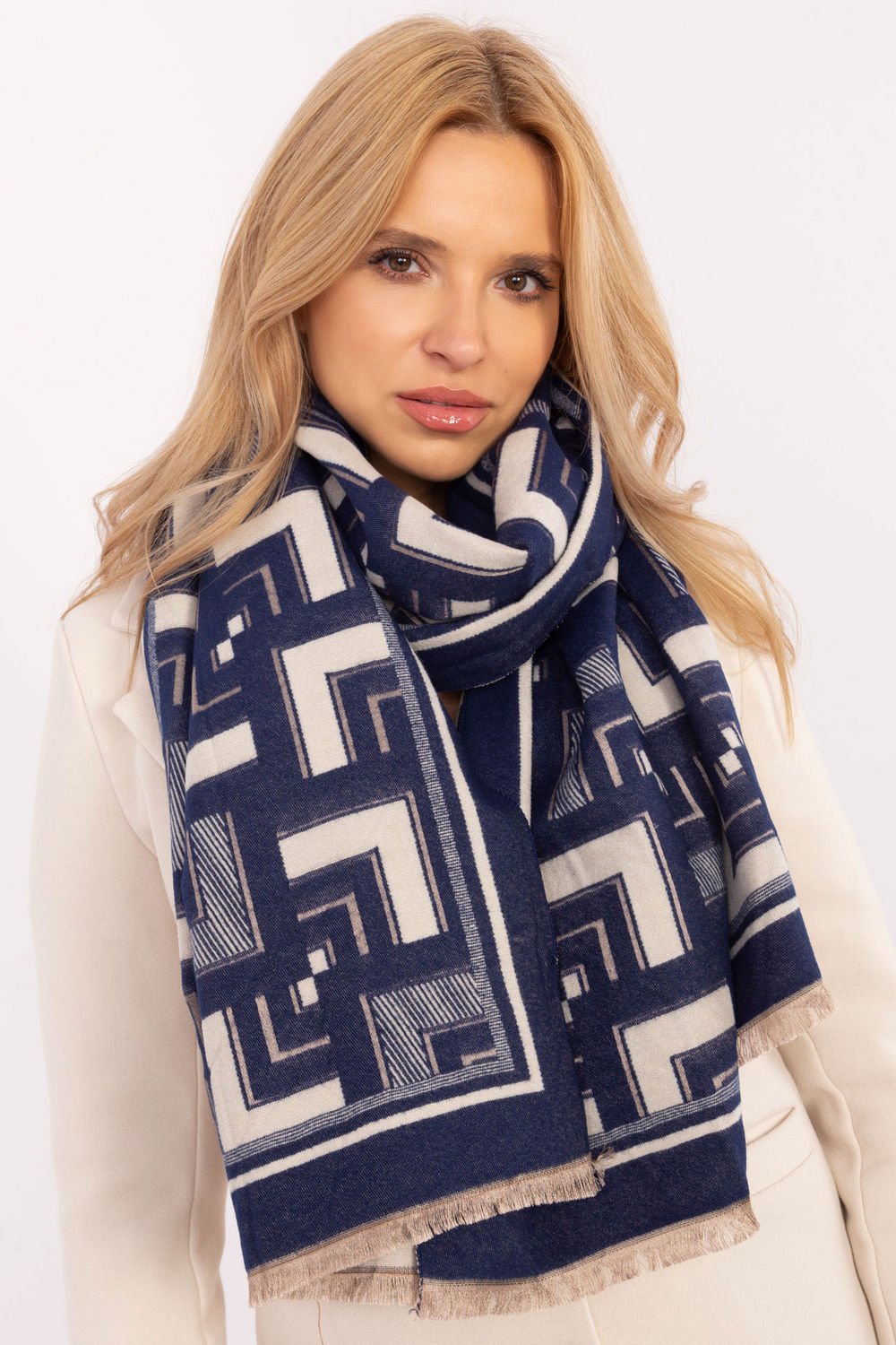 Shawl model 205966 AT Shawl model 205966 AT - Image 1