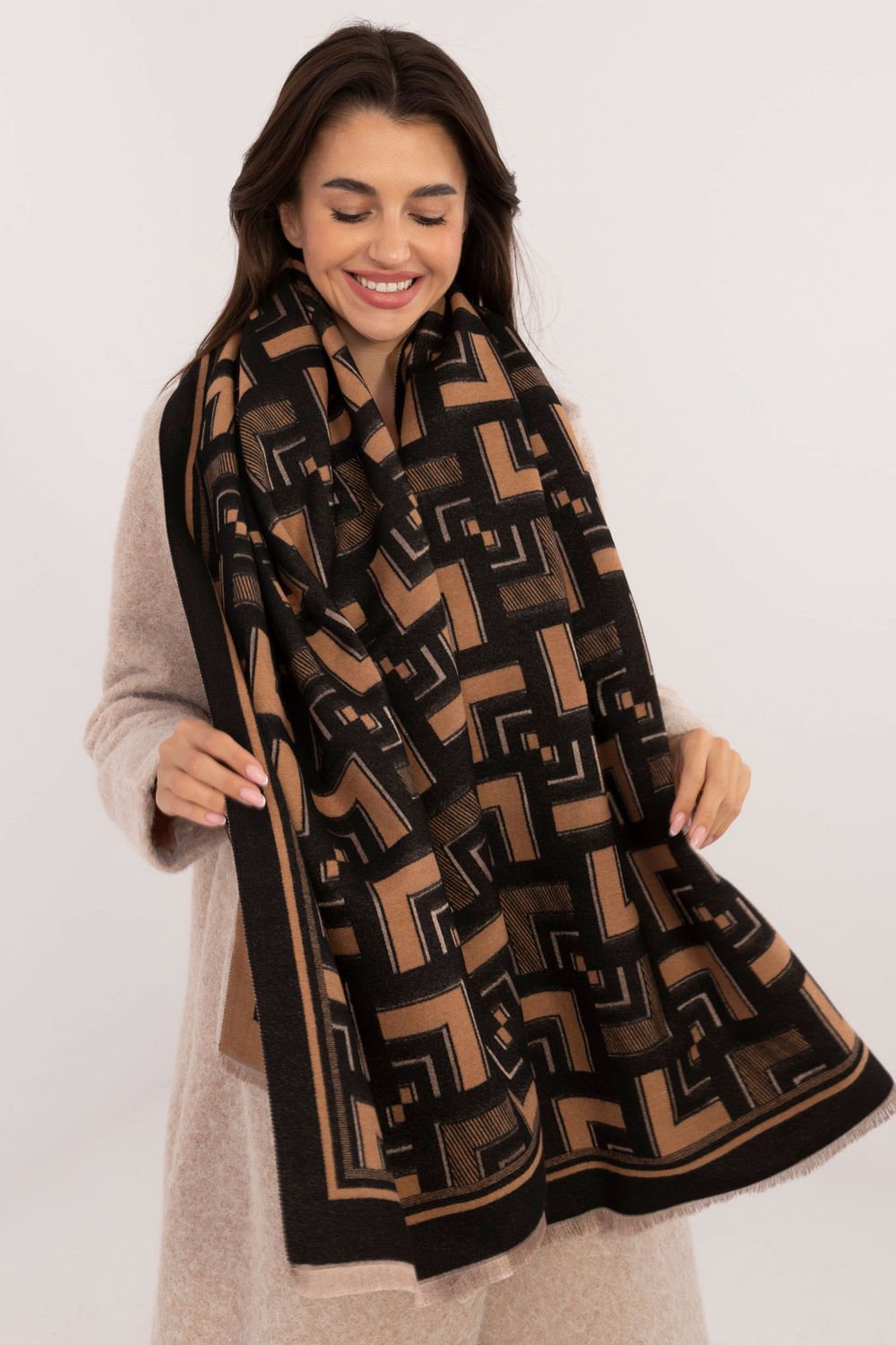 Shawl model 205967 AT Shawl model 205967 AT - Image 1