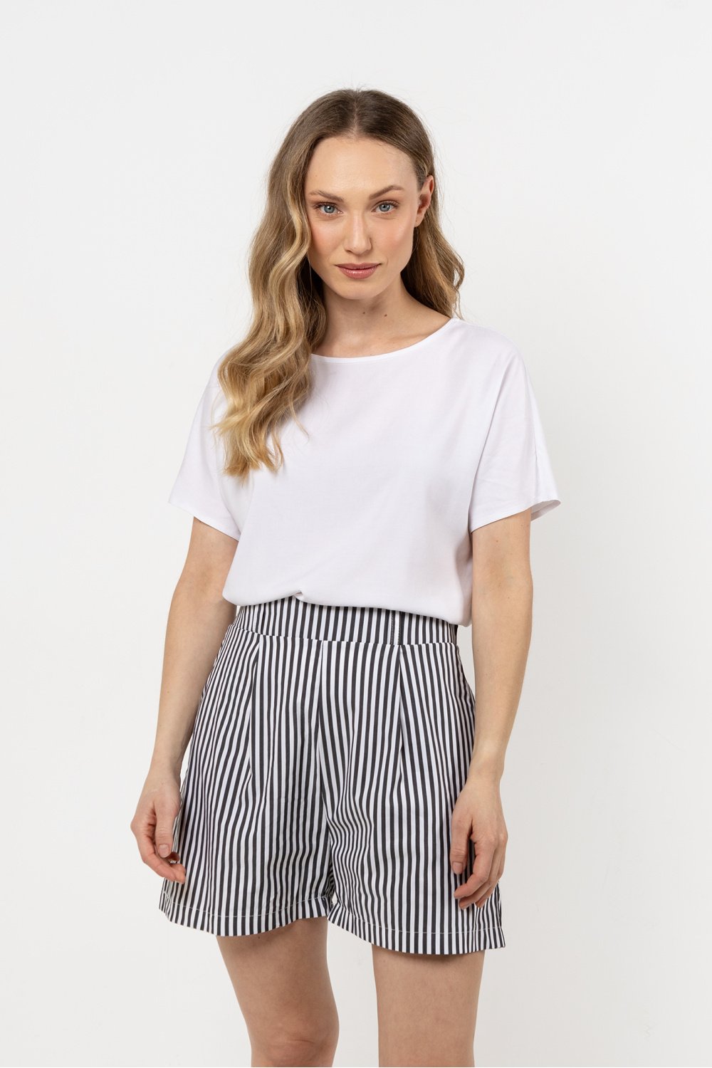 Shorts model 212202 awama Shorts model 212202 awama - Image 1