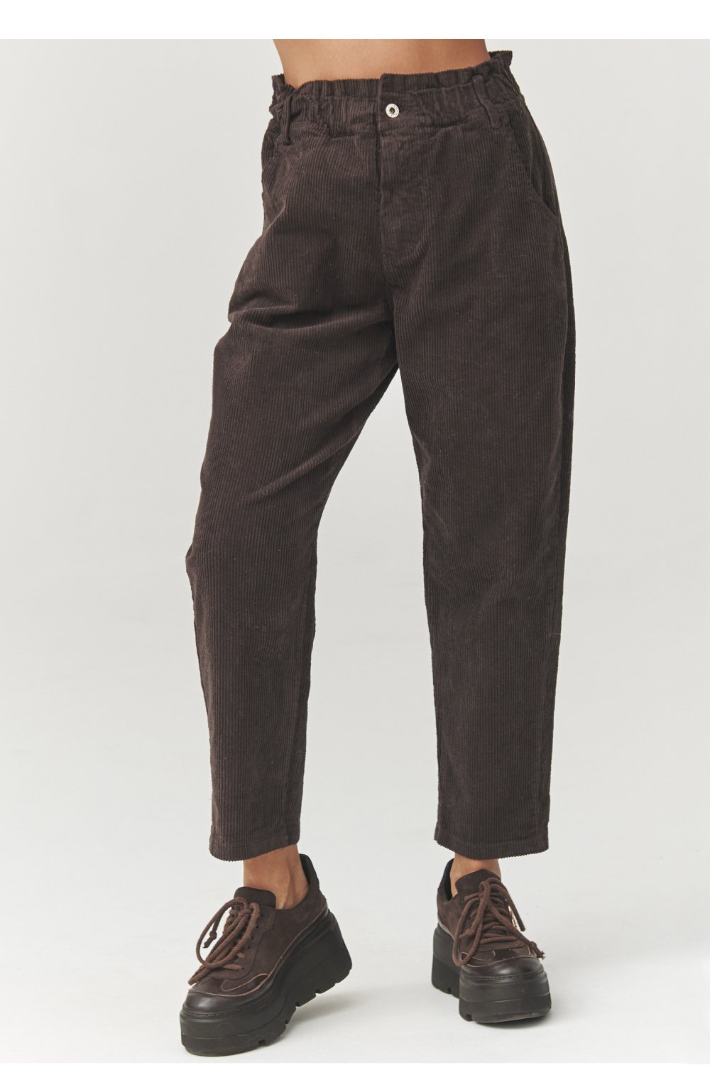 corduroy trousers model 223243 Makadamia moteriškos korduro kelnės modelis 223243 Makadamia - Image 1