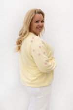 Plus size sweatshirt model 228061 Relevance - Image 3
