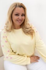 Plus size sweatshirt model 228061 Relevance - Image 4