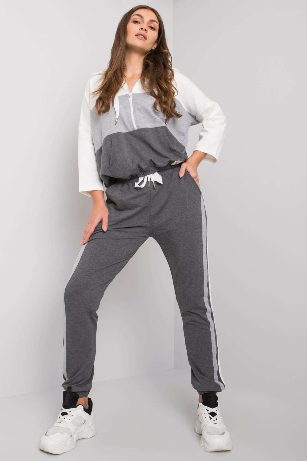Set model 172739 Relevance Set model 172739 Relevance - Image 1